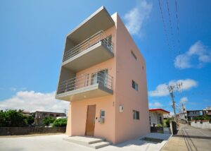 海を眺める家【南城市】