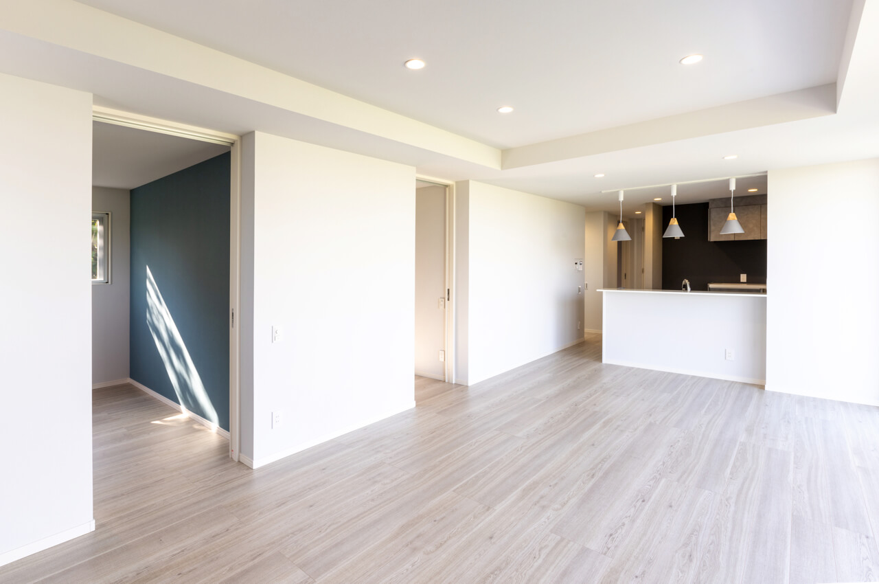 M-HOUSE