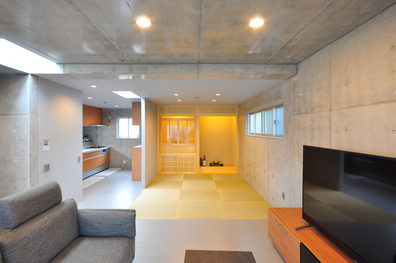 Y-HOUSE