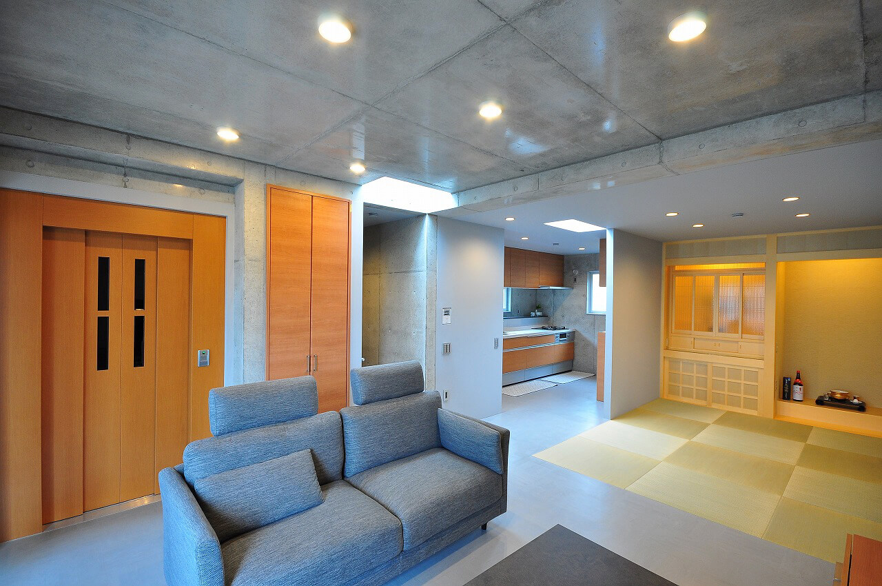 Y-HOUSE