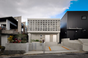 Y-HOUSE